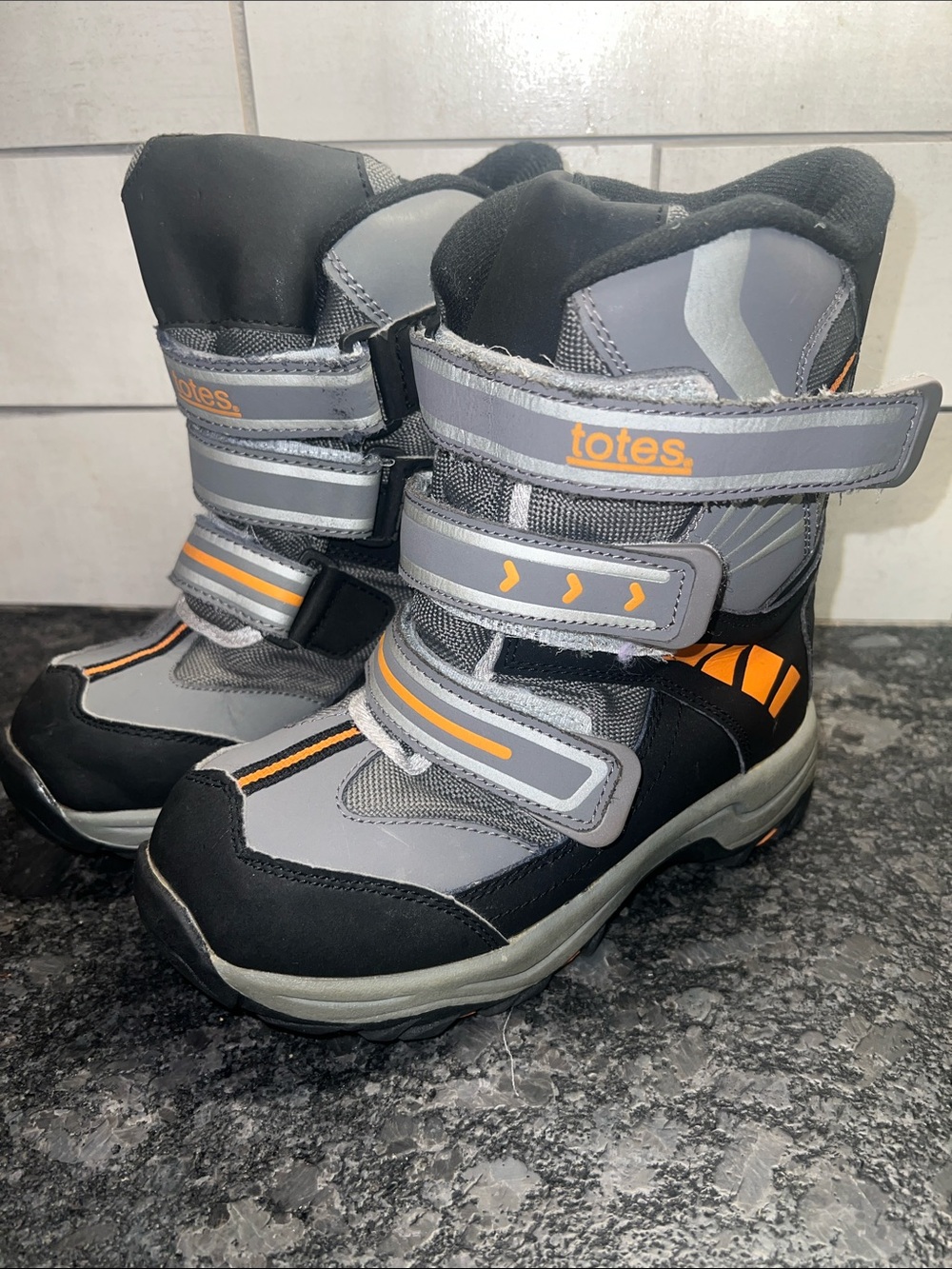 TOTES Gray, Black & Orange Waterproof Snow Boots for boys. Exc condition